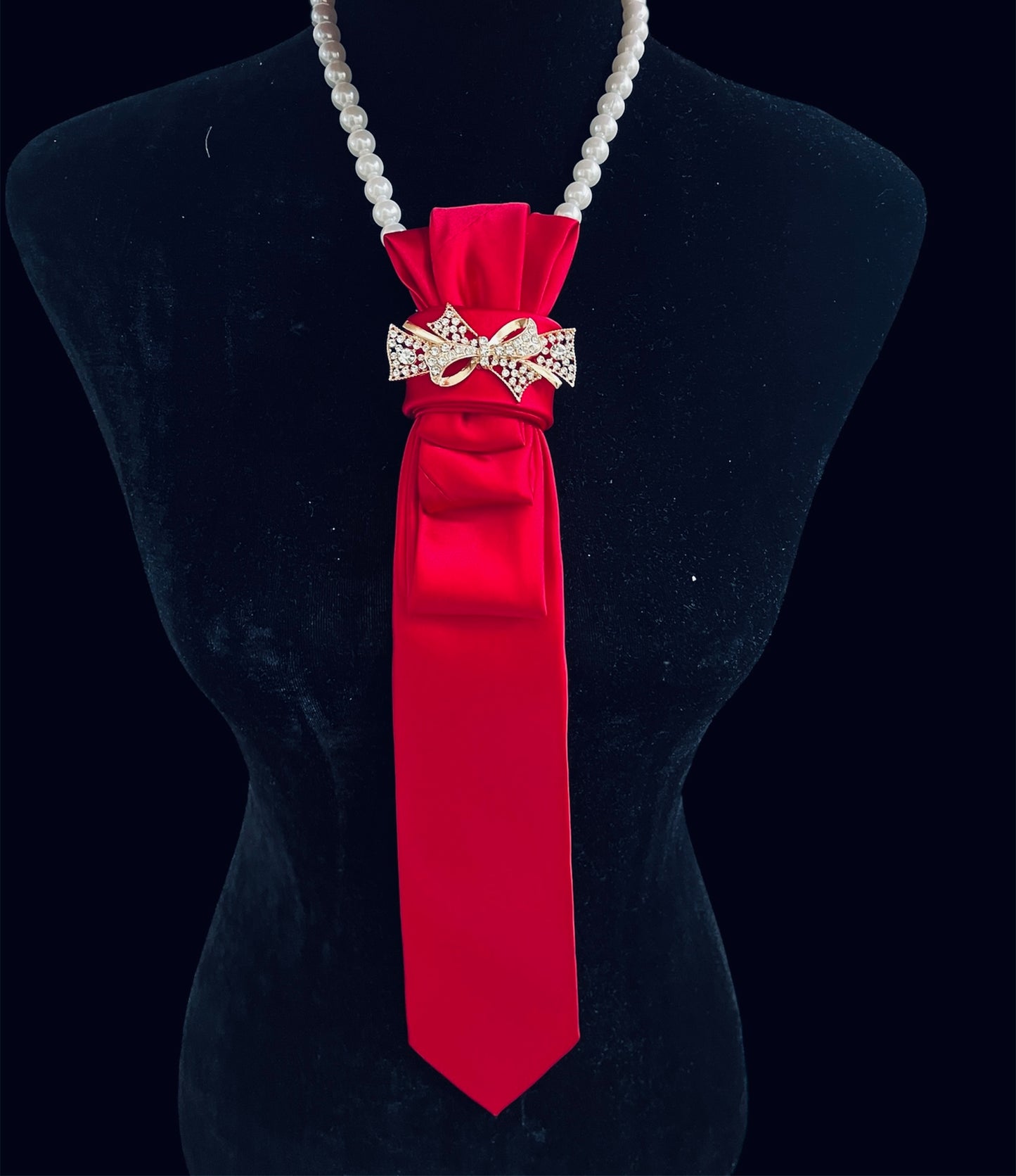 Luxe Red Ribbon Statement Brooch Collar – Pearl Layered Couture Accessory