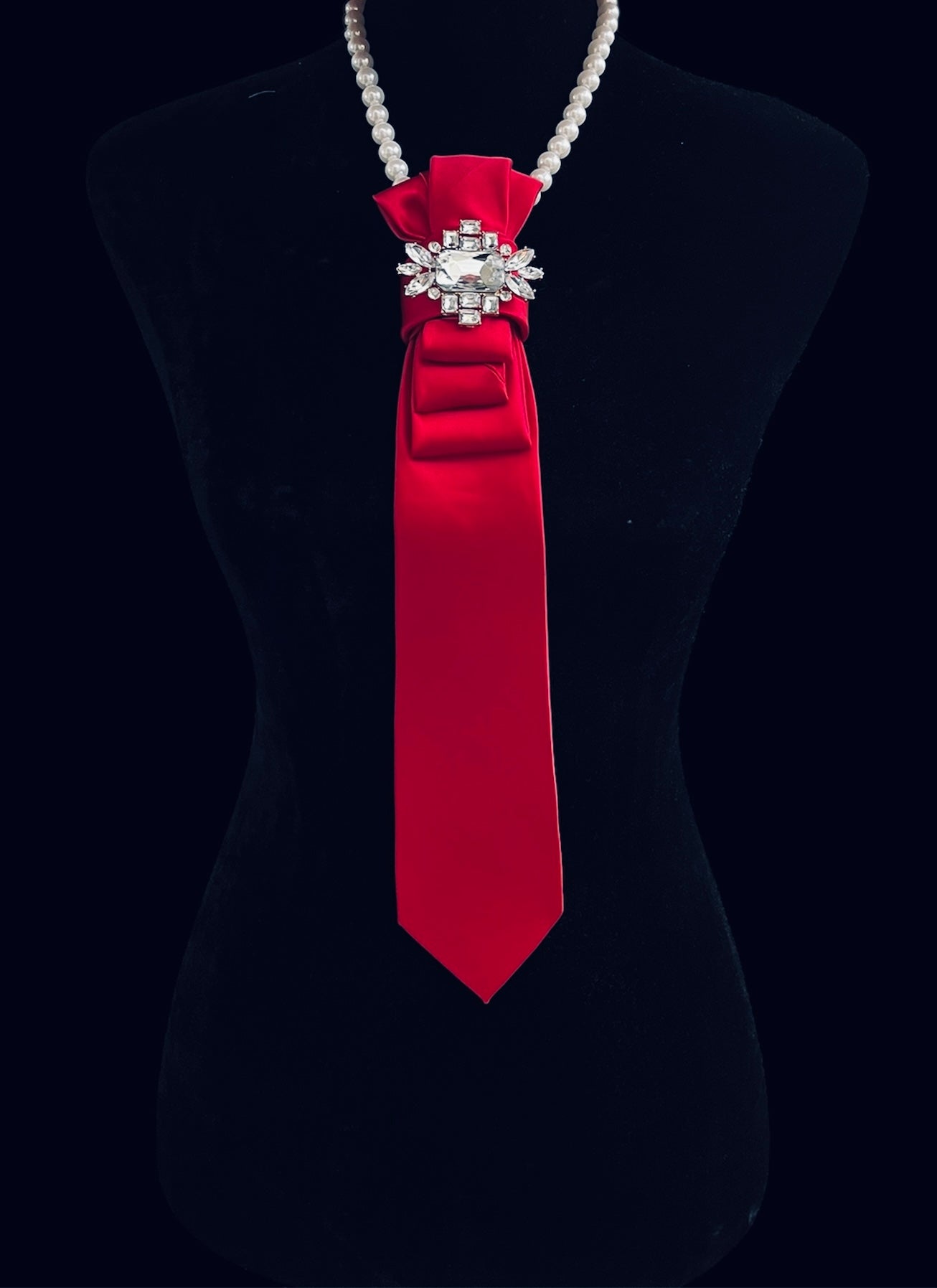 Luxe Red Ribbon Statement Brooch Collar – Pearl Layered Couture Accessory